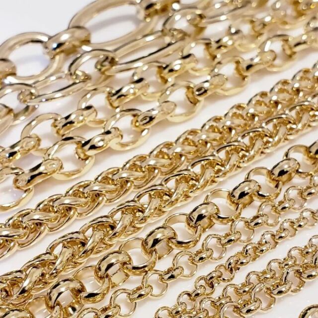 Gold Chains for everyone - always the perfect finish to any outfit, add a pair of gold hoops and you are all set!  tap the tags to shop our amazing selection in all sizes, lengths and designs - hand made in Canada and shipping Worldwide 😍 #MYKA #mykadesigns #mykajewellery #necklacestyle #summeraccesories #giftsformom #modeschmuck #fashionandstyle #fashionaddict #fashionover50 #mothersdaygifts #canadiandesigner #jewelry #fashionaccessories #womensaccessories #designerjewelry #goldjewelry #uniquejewelry #mykajewelry #jewelrylovers