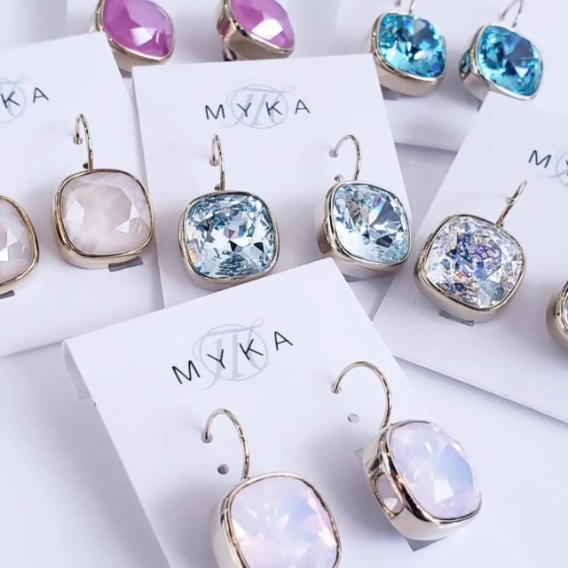 All the feels of Sunny Days 🌞  our Tori Earrings in Gold shown in these Pretty Colors 
Rose Water Opal 
Ivory Cream
Light Azore
White Patina
Peony 
Light Turquoise 
Tap the tags to shop online or visit your local MYKA Retailer 
#Myka #mykajewelry #mykadesigns #modeschmuck #earrings #crystalearrings #summerjewelry
#summerearrings #fashionjewelry #fashionaccessories #goldearrings