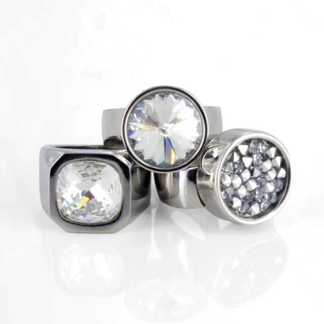 It's not just diamonds -  MYKA Rings are also a Girls Best Friend and our 'comfort fit' design makes our statement rings extra fabulous - shop now while we have your size 😀 tap the product tags for more info or DM us to help you!  #myka #mykadesigns #mykajewelry #womensaccessories #rings #crystalrings #statementrings #madeincanada #womeninbusiness